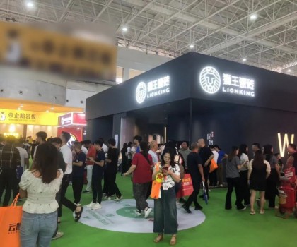 佛山陶博會(huì)第一天，獅王瓷磚已經(jīng)燃爆了！